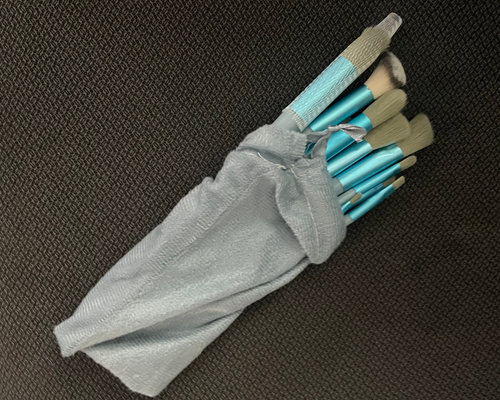 Face & Eye Makeup Brush – Blue Handle, Soft Bristles